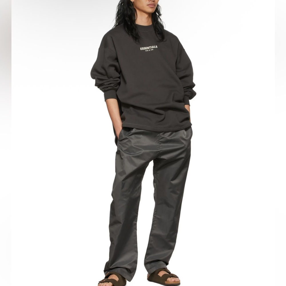 【BRAND NEW】FEAR OF GOD ESSENTIALS
Black Nylon Track Pants( L) Men’s